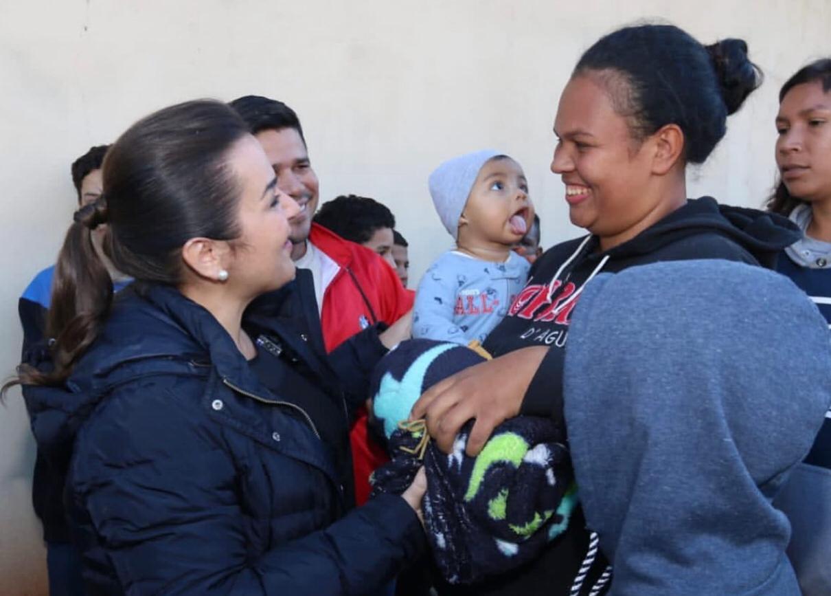 Prefeita Adriane Lopes entrega quase 600 cobertores a comunidades carentes da Capital. Prefeita Adriane Lopes entrega quase 600 cobertores a comunidades carentes da Capital.