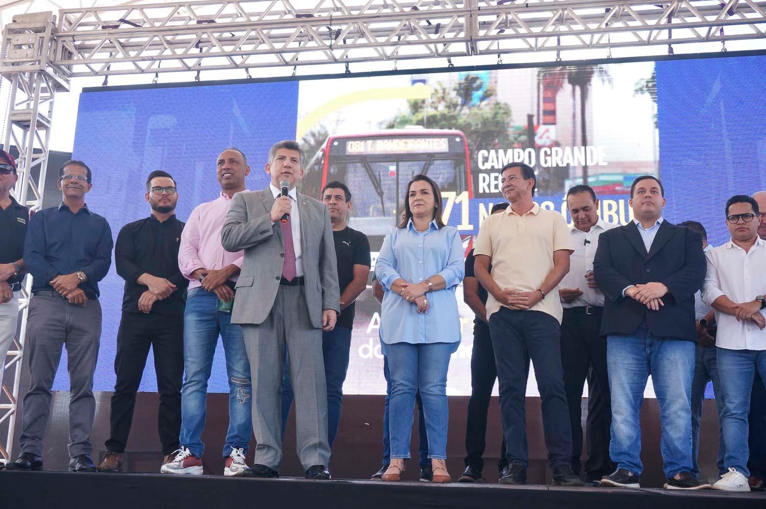 Com novos ônibus, Prefeitura garante mais segurança e conforto aos usuários do transporte público da Capital.