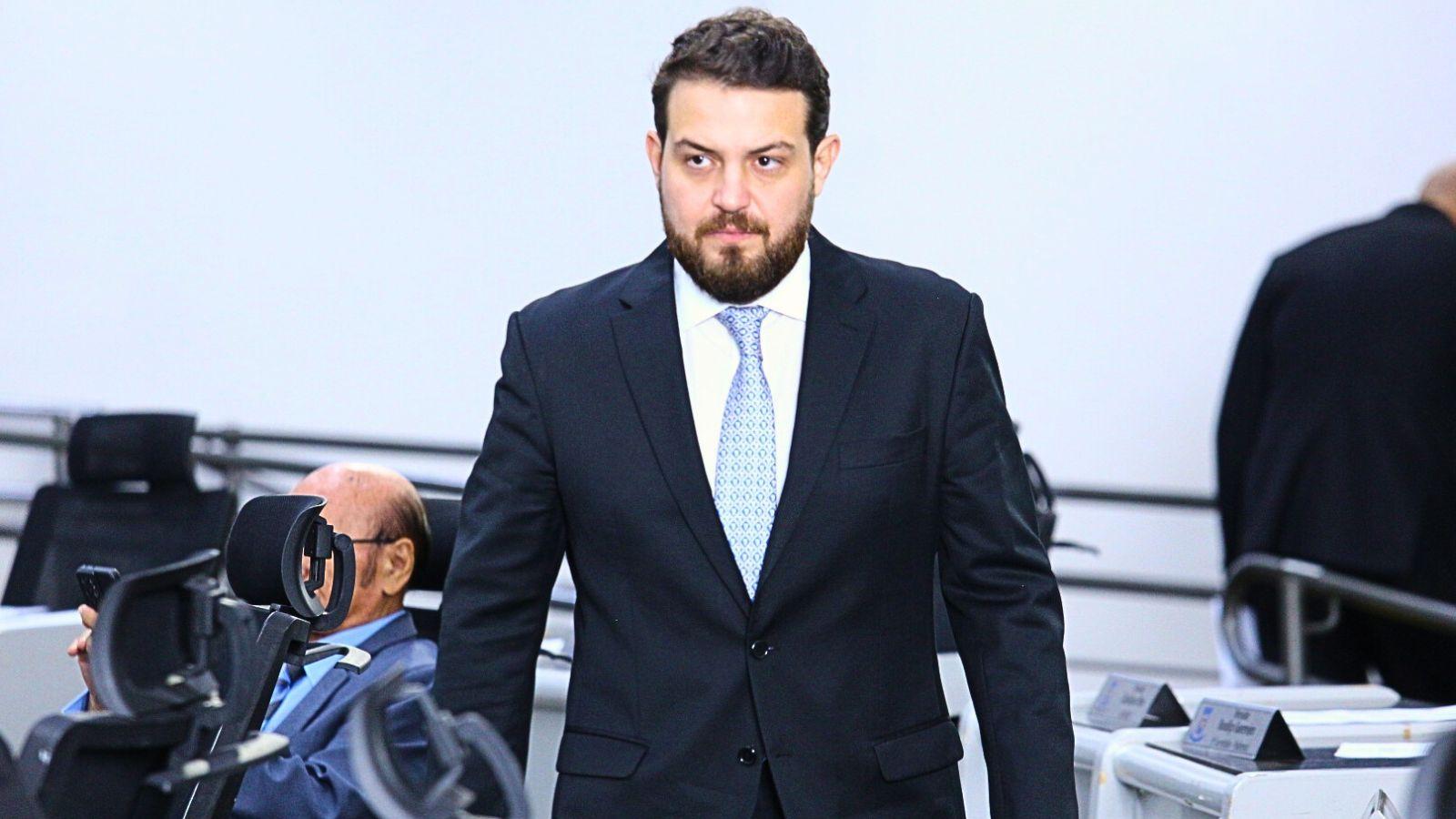 Claudinho Serra cobrará presidente da Águas Guariroba e exigirá plano de redução de danos em obras que afetam abastecimento.