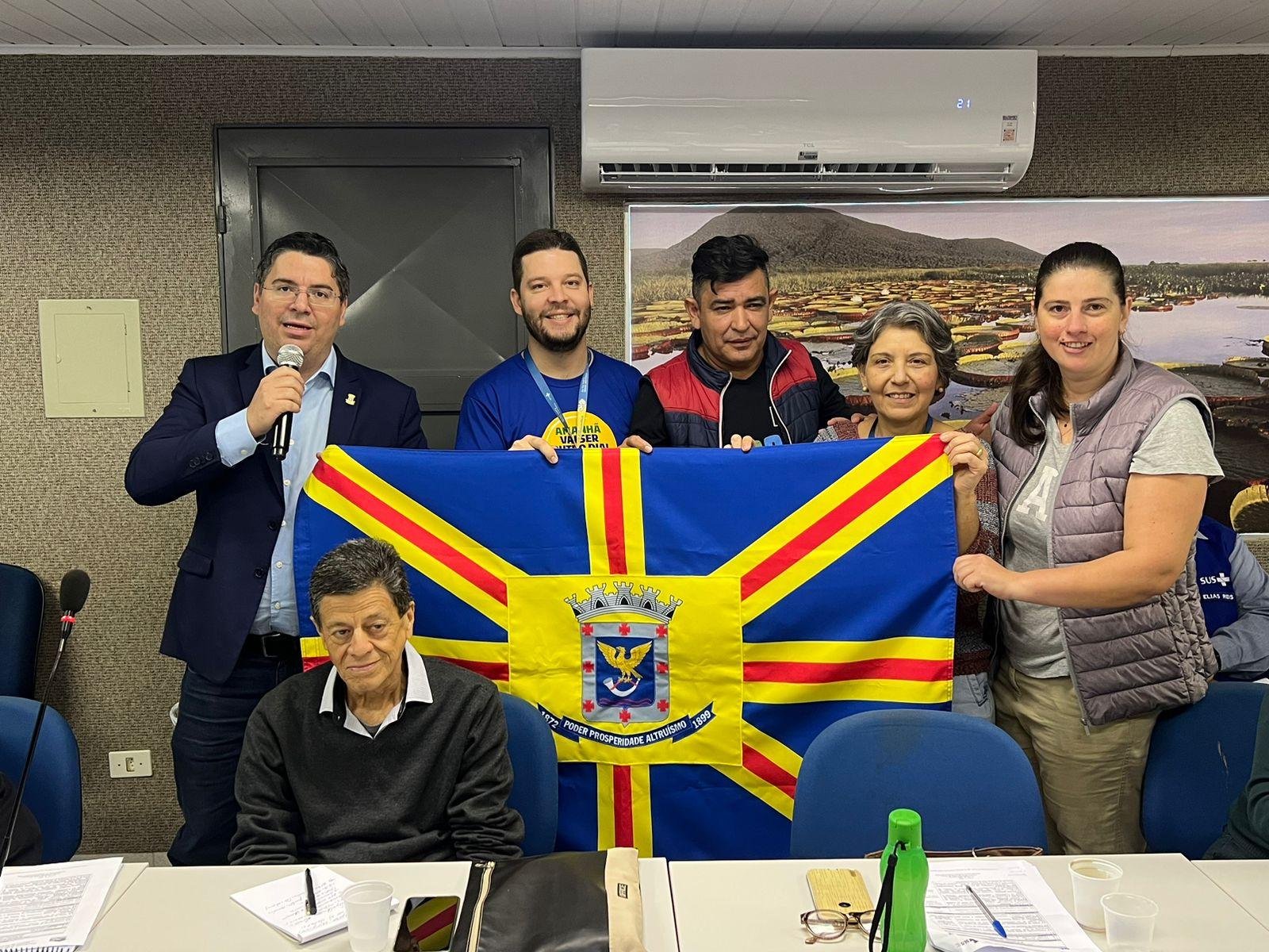 Em reunião do Conselho Municipal de Saúde, Dr. Victor Rocha defende a manutenção dos plantões pediátricos.