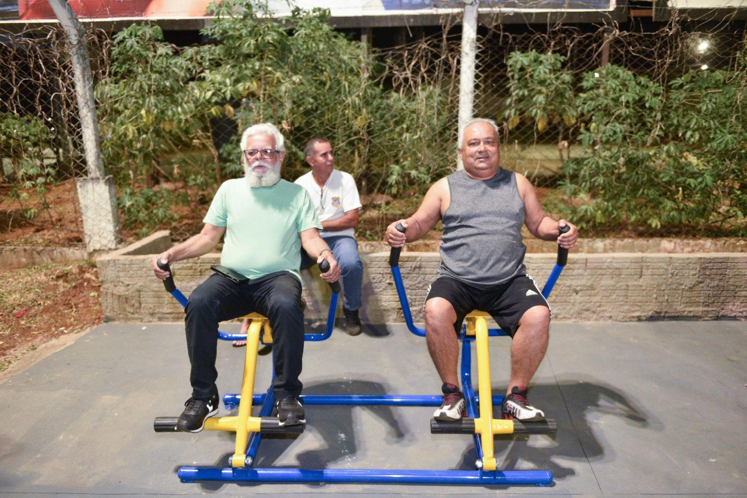 Prefeitura inaugura academia ao ar livre no bairro Cohafama; 15ª entrega do ano.