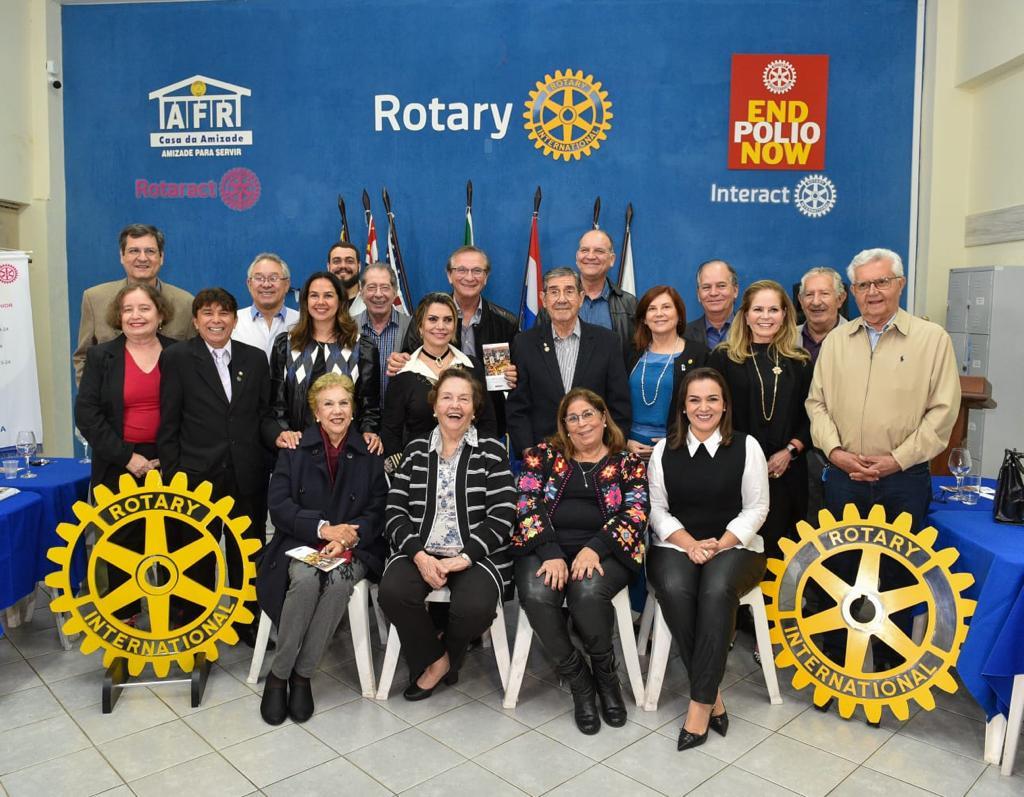 Prefeita Adriane Lopes recebe convite do Rotary Club e apresenta potencial econômico da Capital.