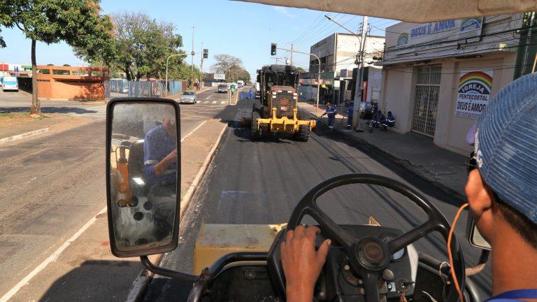 Prefeitura inicia recapeamento de 1,8 km da Avenida Cônsul Assaf Trad.