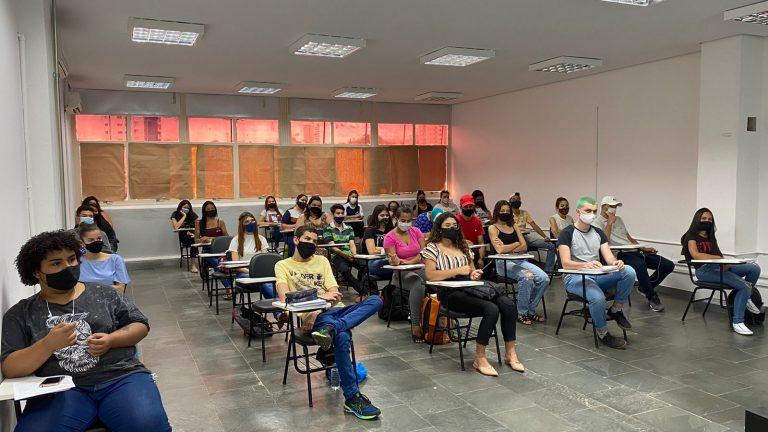 SEJUV ABRE VAGAS PARA CURSOS DE ATENDIMENTO AO CLIENTE E LIDERANÇA.