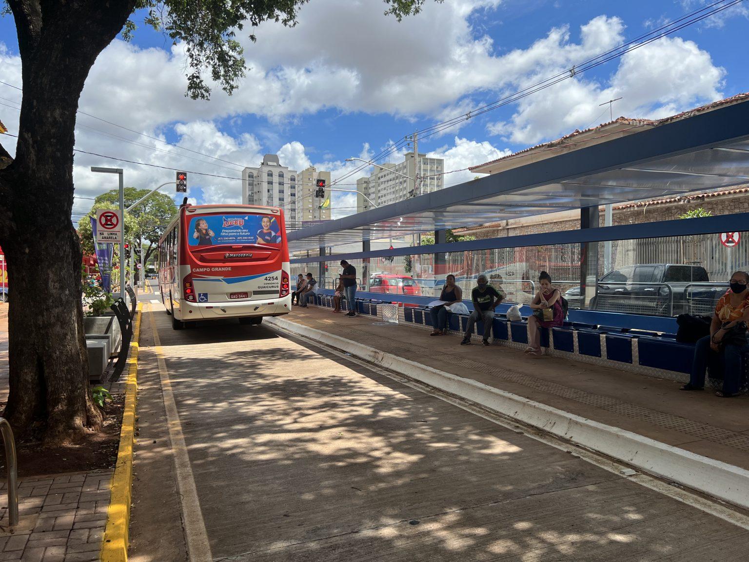 Com controladores de tráfego em tempo real e licitação em andamento, Rui Barbosa amplia tecnologia de Cidade Inteligente.