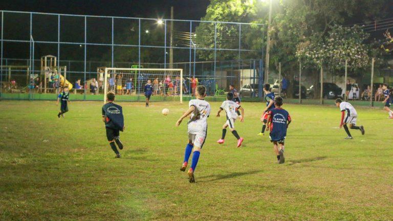 Prefeitura Entrega Revitalização Da Iluminação Do Campo Na Praça José Santana Delmondes. Prefeitura Entrega Revitalização Da Iluminação Do Campo Na Praça José Santana Delmondes.