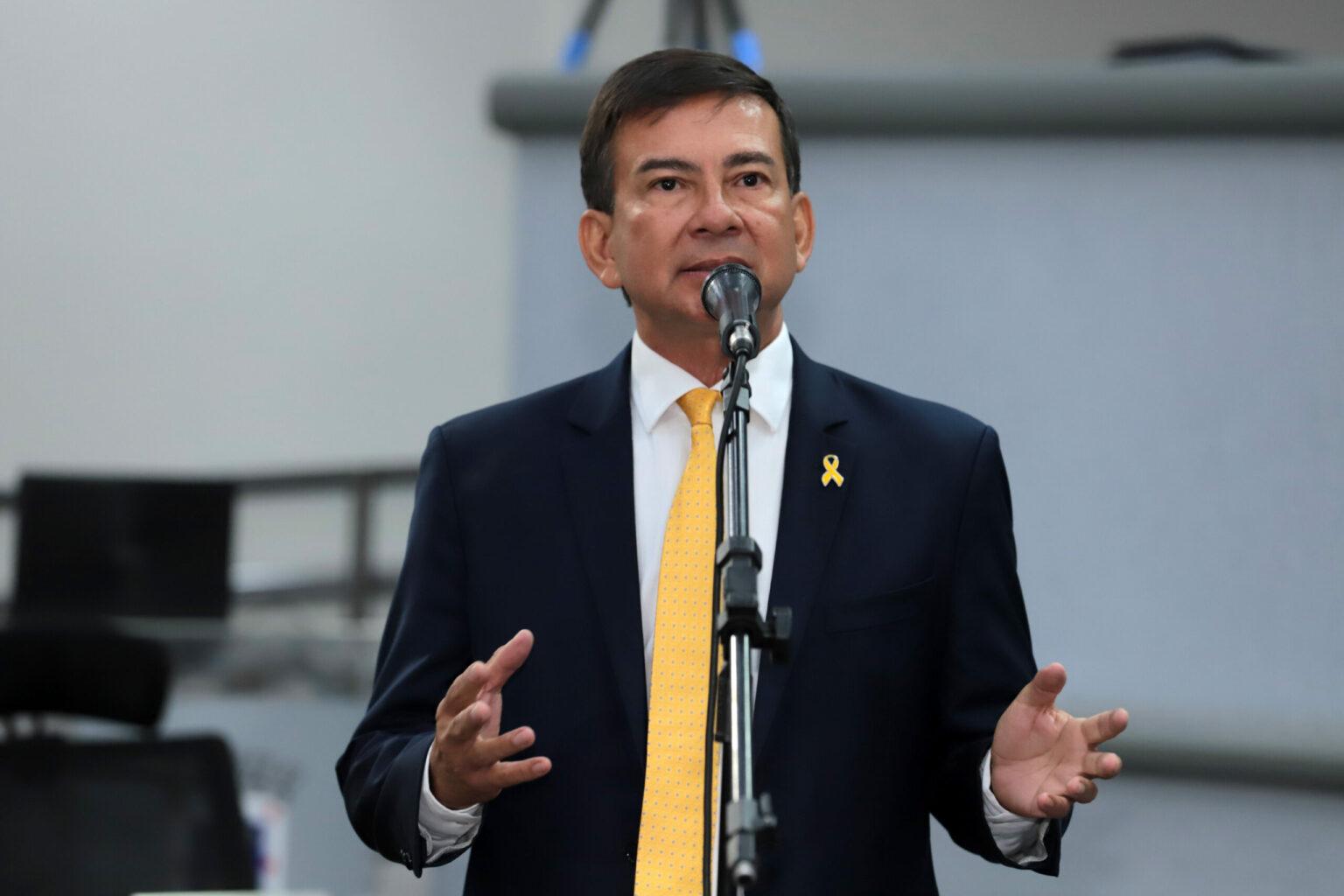 Briga entre professor e coronel vai parar na polícia e eleva tensão entre vereadores da Capital.