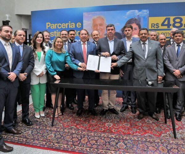 O Governador Eduardo Riedel assina hoje na Assembleia emendas parlamentares de R$ 48 milhões 
