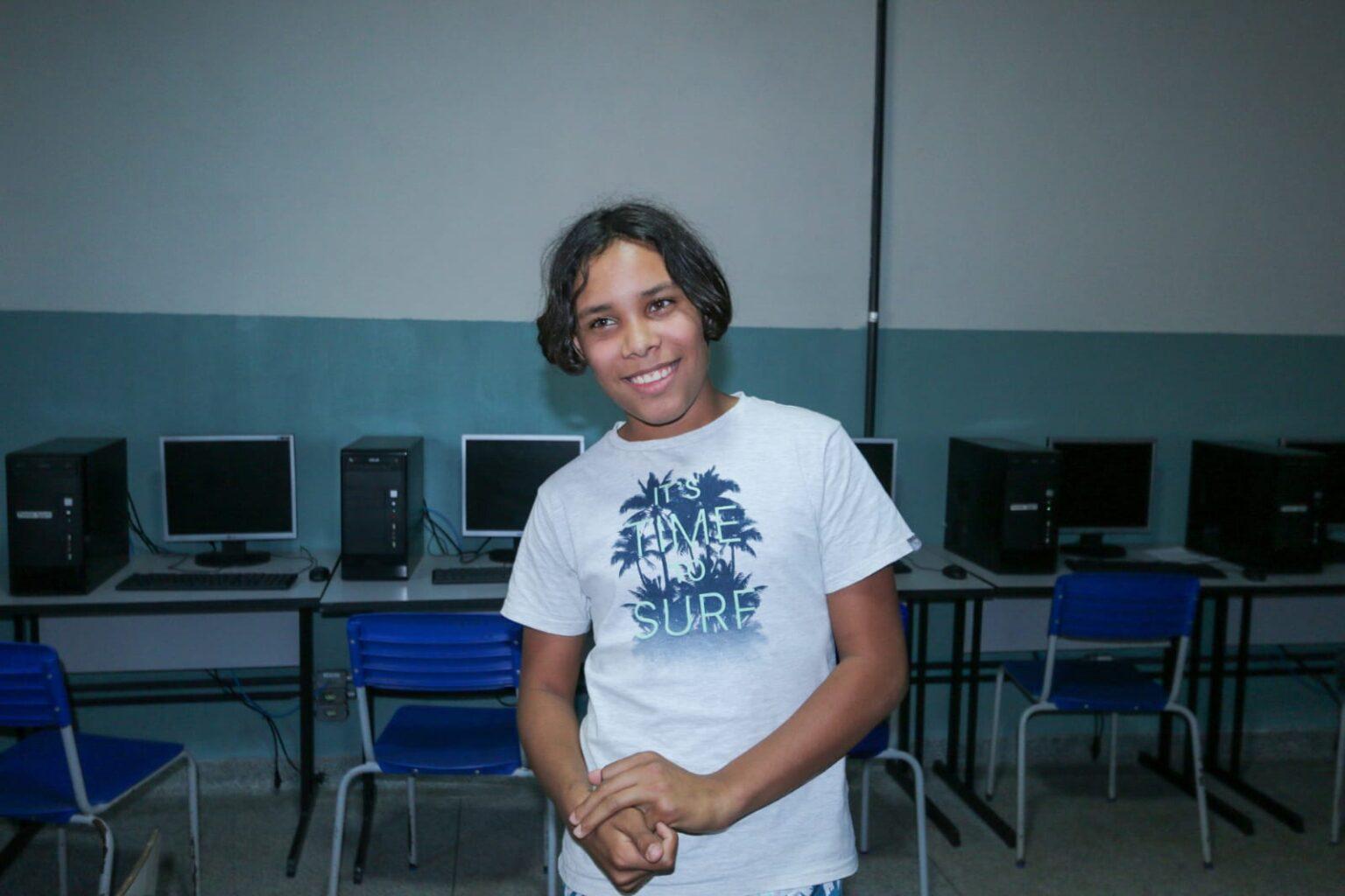 Prefeitura certifica jovens do bairro Taquaral Bosque em Informática.