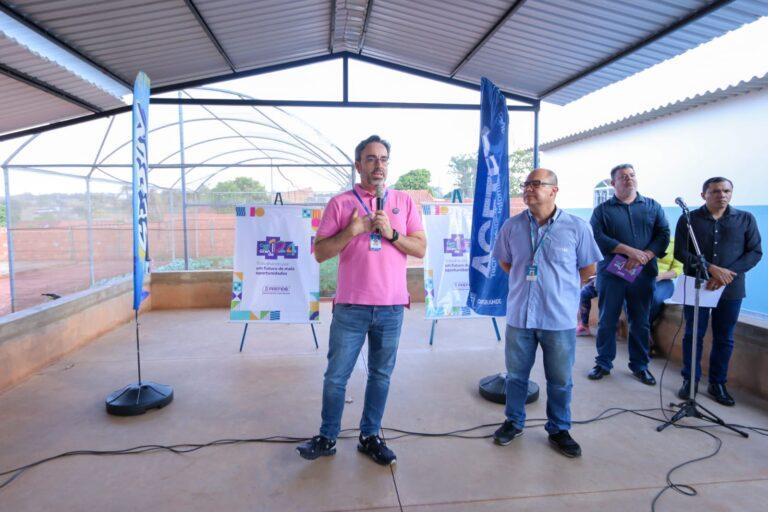 Prefeitura certifica jovens do bairro Taquaral Bosque em Informática.