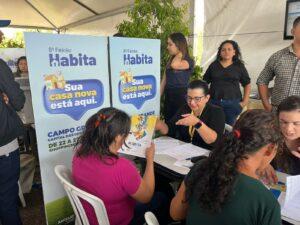 Prefeitura realiza entrega de contratos de regularização fundiária para mais de 320 famílias da Capital.