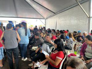 Prefeitura realiza entrega de contratos de regularização fundiária para mais de 320 famílias da Capital.