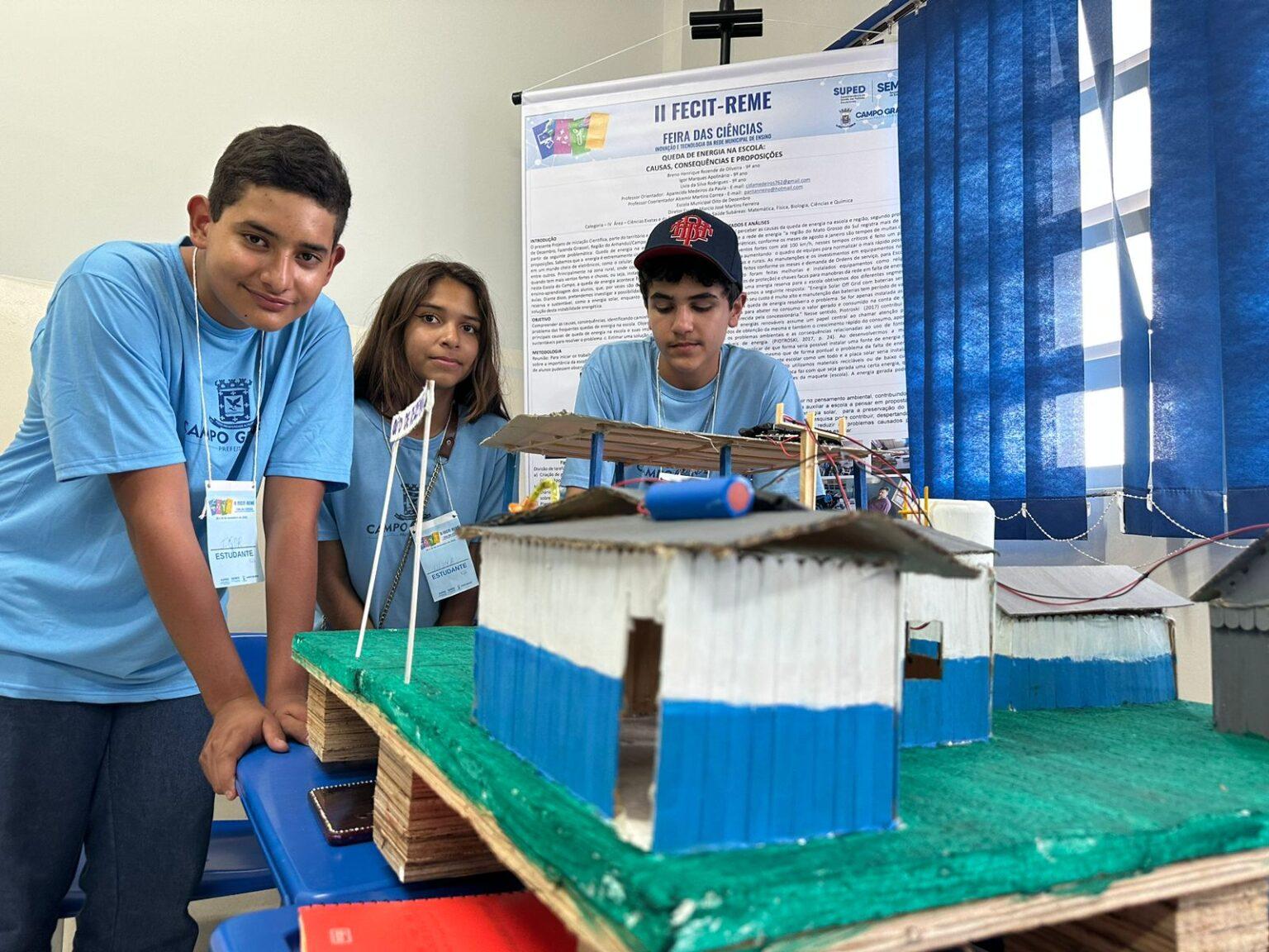 Feira de Ciências da REME reúne 104 projetos de 33 escolas municipais.