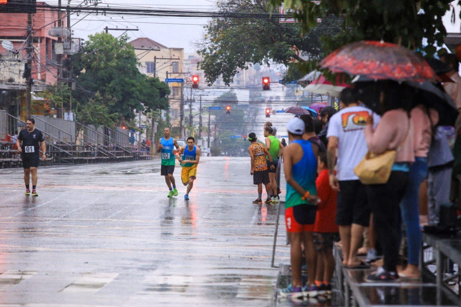 124 ANOS   Adac e Turma do Longo são as equipes campeãs da Corrida do Facho 2023 .