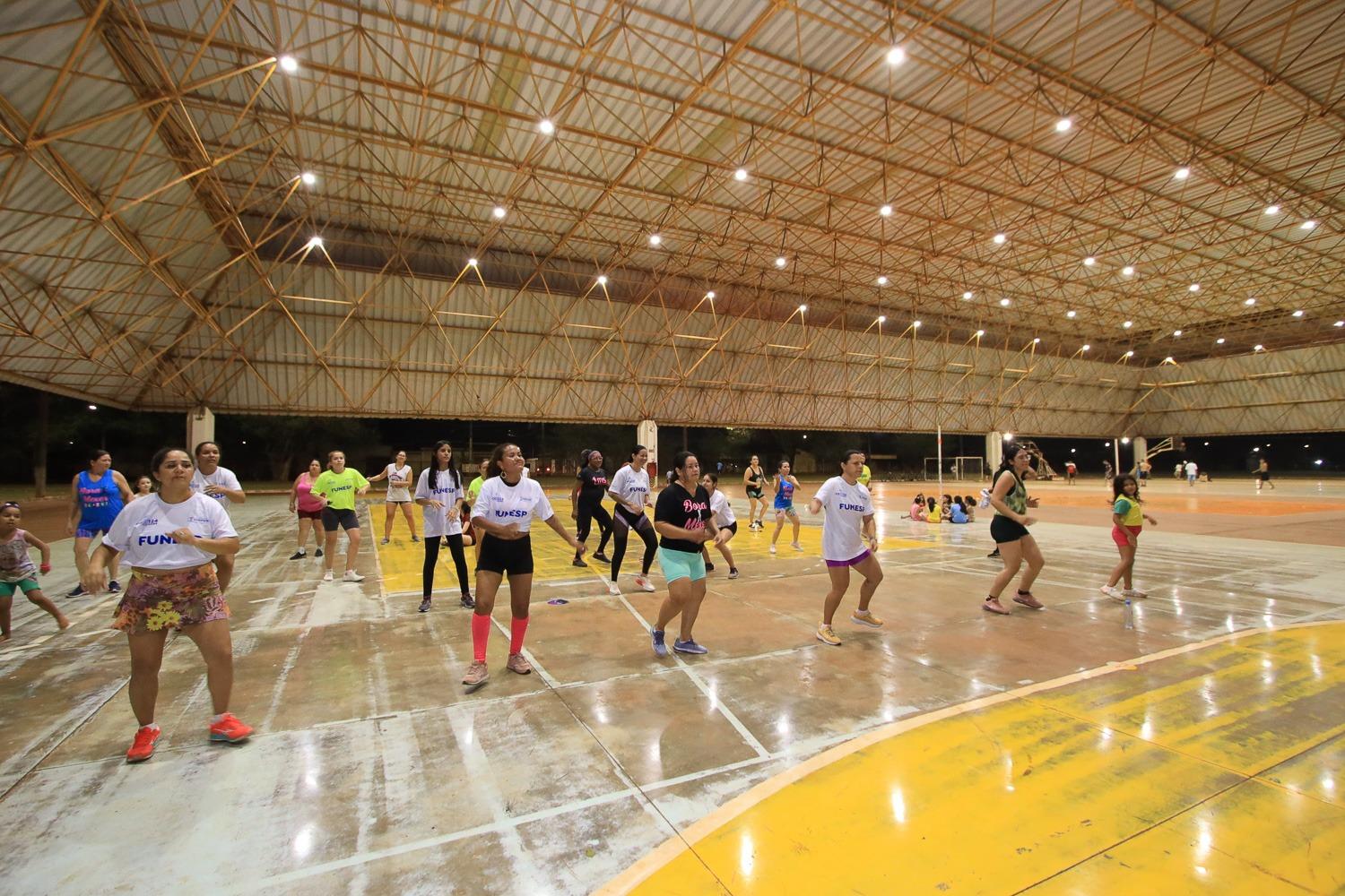 Nova iluminação do Parque Jacques da Luz promove qualidade e segurança aos usuários .