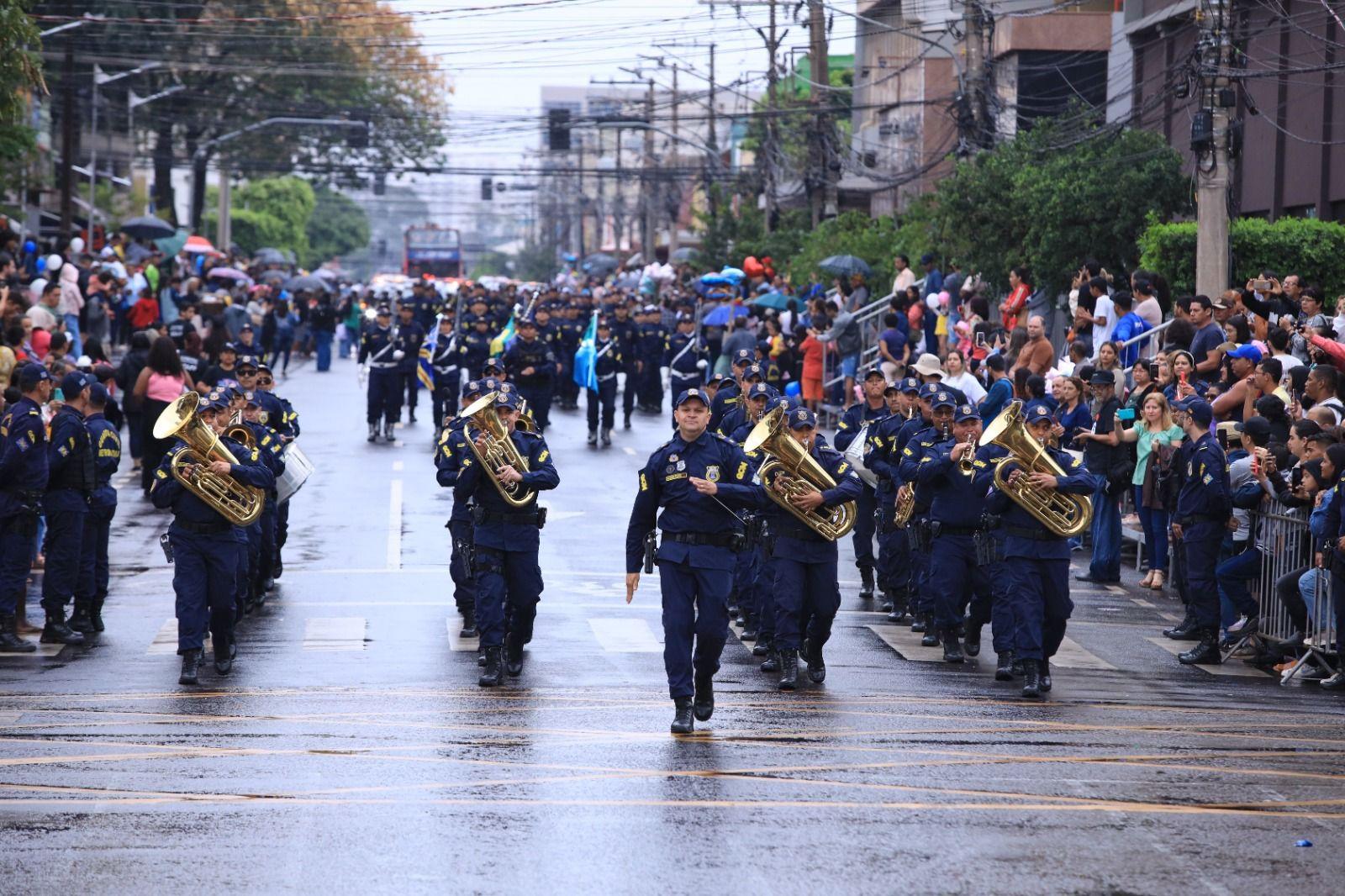 Com público de 18 mil pessoas, desfile cívico marca comemoração dos 124 anos de Campo Grande.