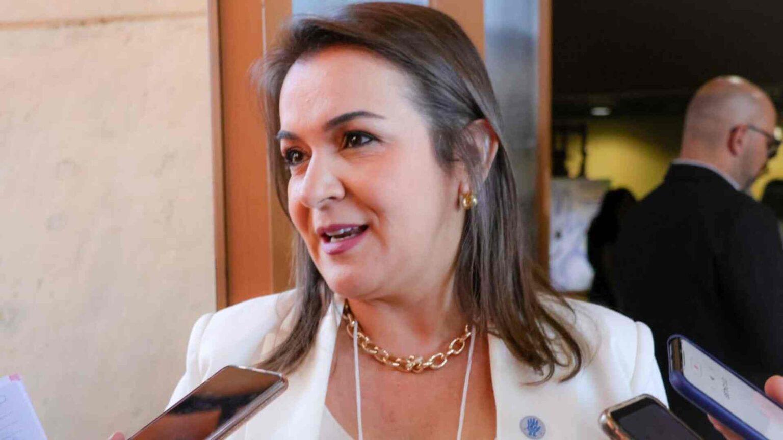 A prefeita Adriane Lopes começa a semana visitando andamento de obras em Campo Grande.