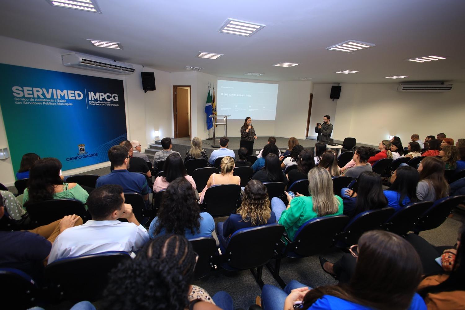 Ciclo de palestras e lançamento do Programa Mudança de Hábito marcam a 4ª Semana de Atenção à Saúde do Servidor Municipal.