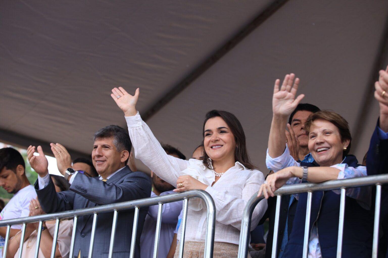 Com público de 18 mil pessoas, desfile cívico marca comemoração dos 124 anos de Campo Grande.