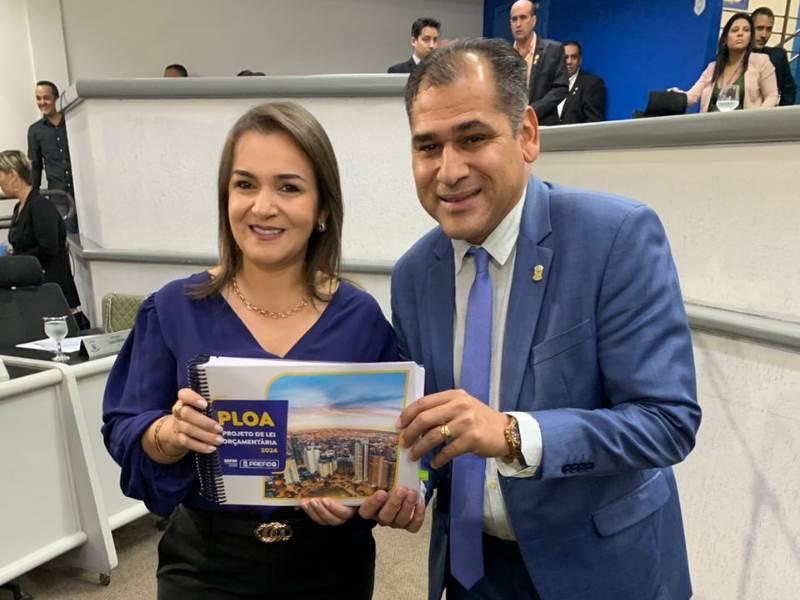 “É um privilégio dividirmos essa responsabilidade”, diz Betinho ao receber LOA com previsão de R$ 6,4 bi.