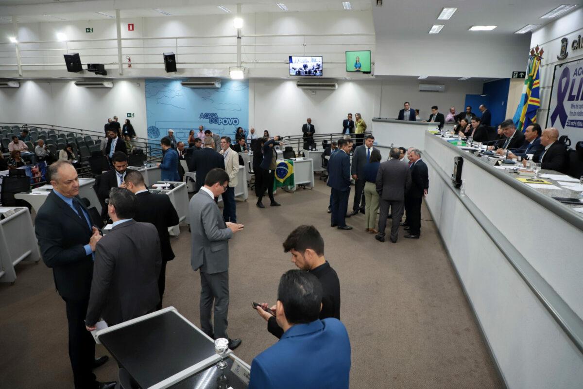 Janela partidária deve turbinar PSDB e PP e esvaziar bancadas do cinco partidos na Câmara.