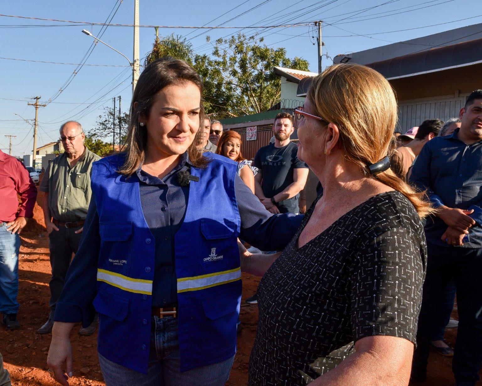 Prefeitura inicia execução de drenagem e pavimentação na Rua dos Gonçalves.
