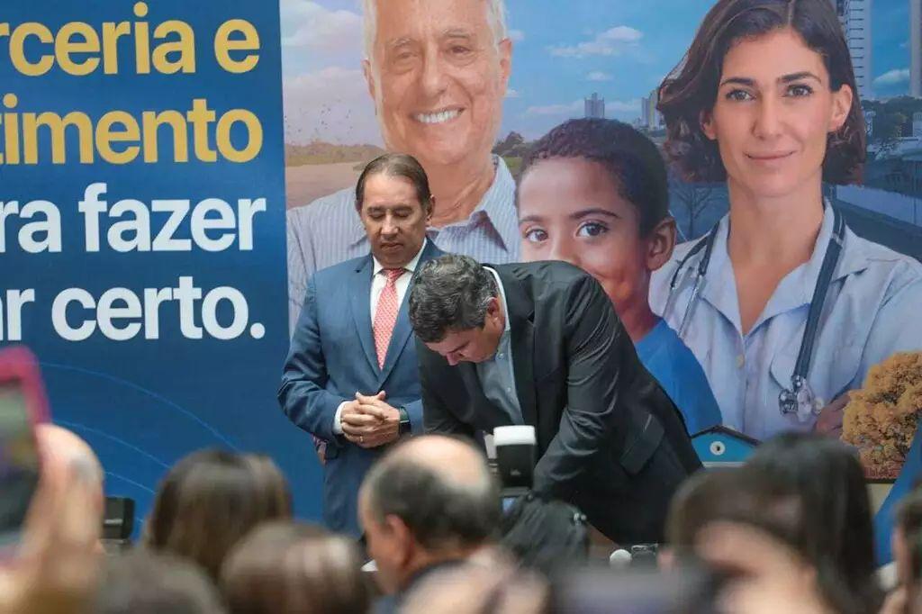Prefeituras amanhecerão com R$ 21 milhões na conta, afirma Eduardo Riedel Prefeituras amanhecerão com R$ 21 milhões na conta, afirma Eduardo Riedel