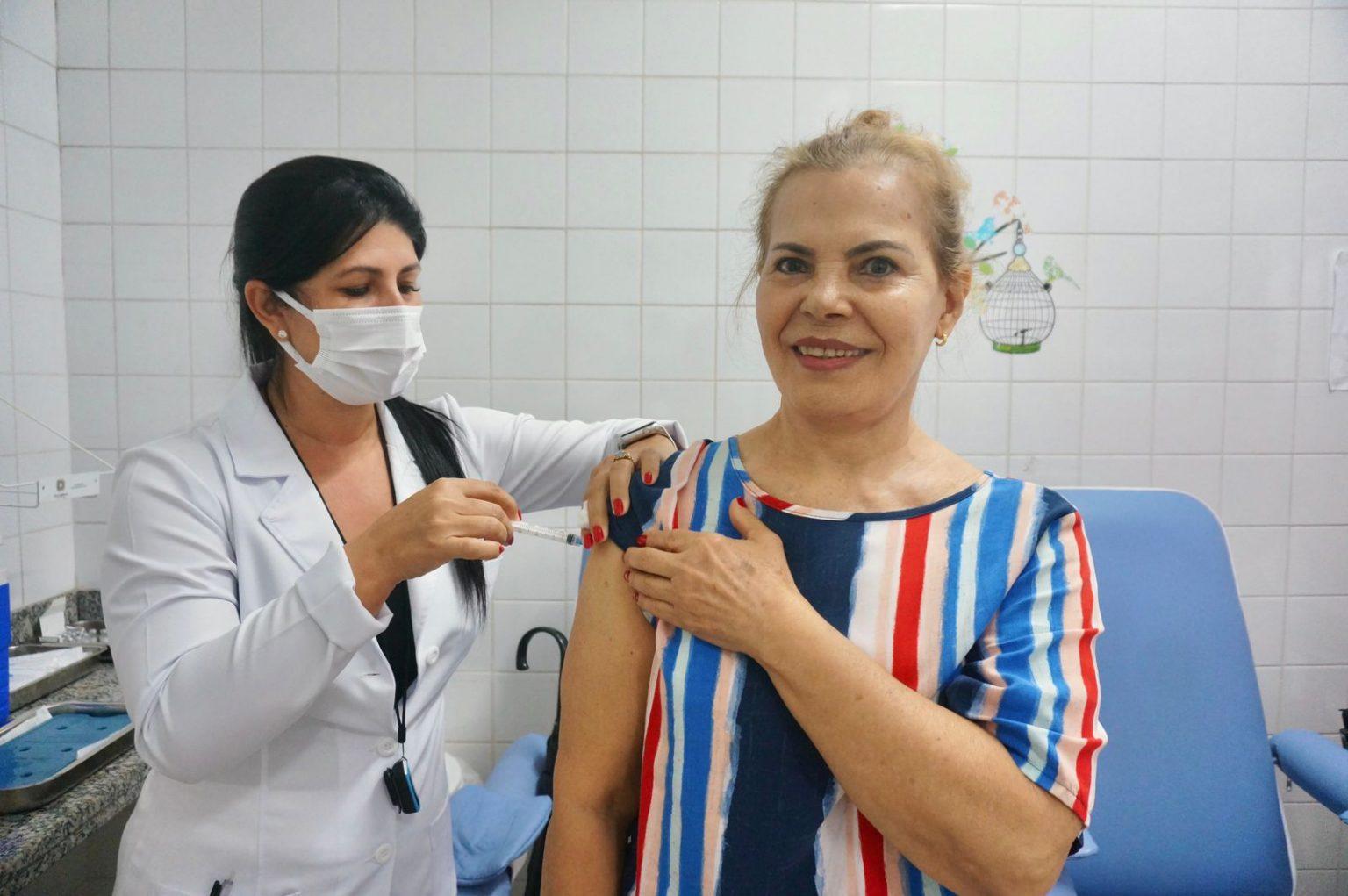 Saúde  Câmara aprova projeto do Executivo que regulamenta pagamento do Piso Nacional da Enfermagem.