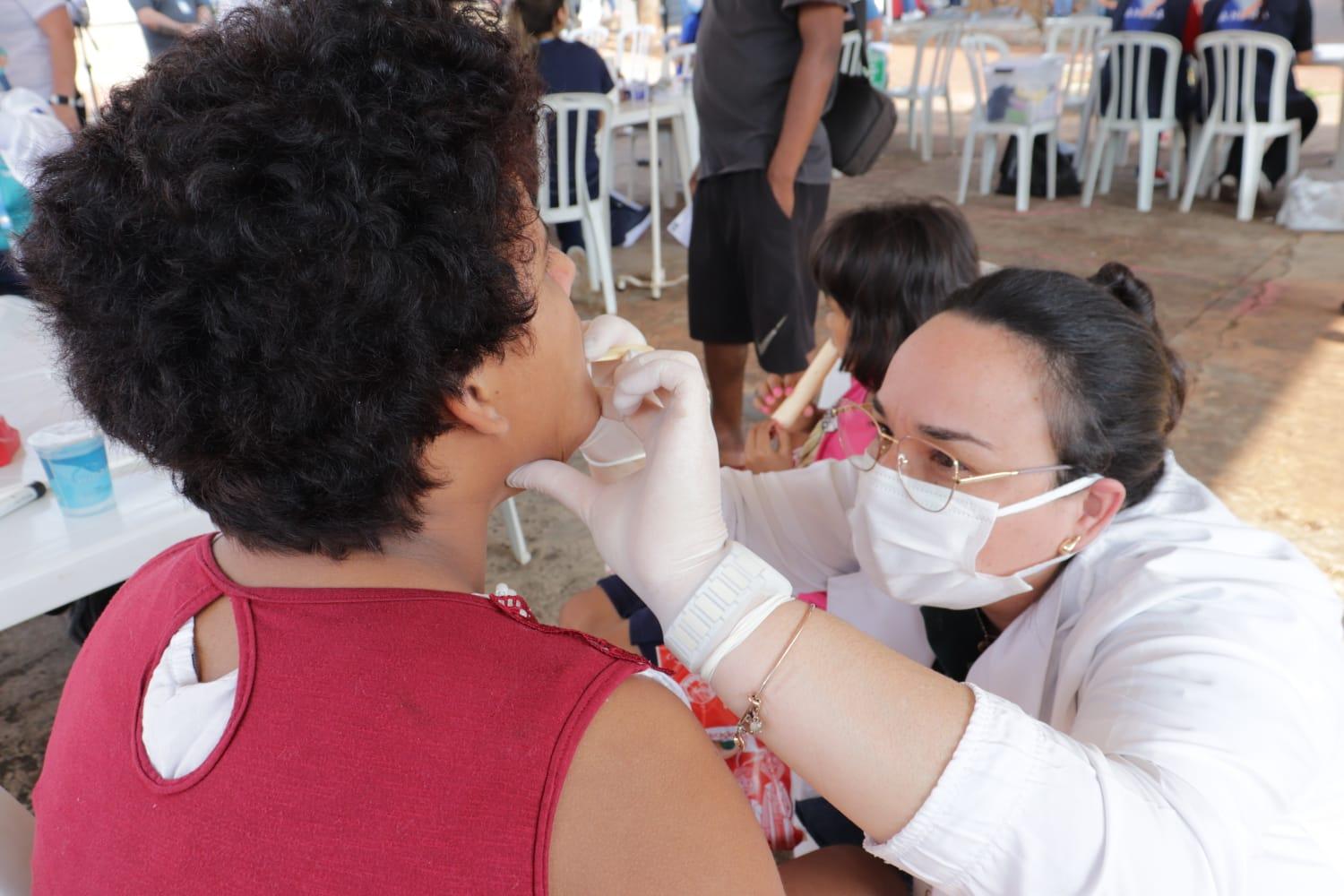 Ação em comemoração aos 10 anos do Consultório na Rua leva serviços e atendimentos à população em vulnerabilidade. Ação em comemoração aos 10 anos do Consultório na Rua leva serviços e atendimentos à população em vulnerabilidade.