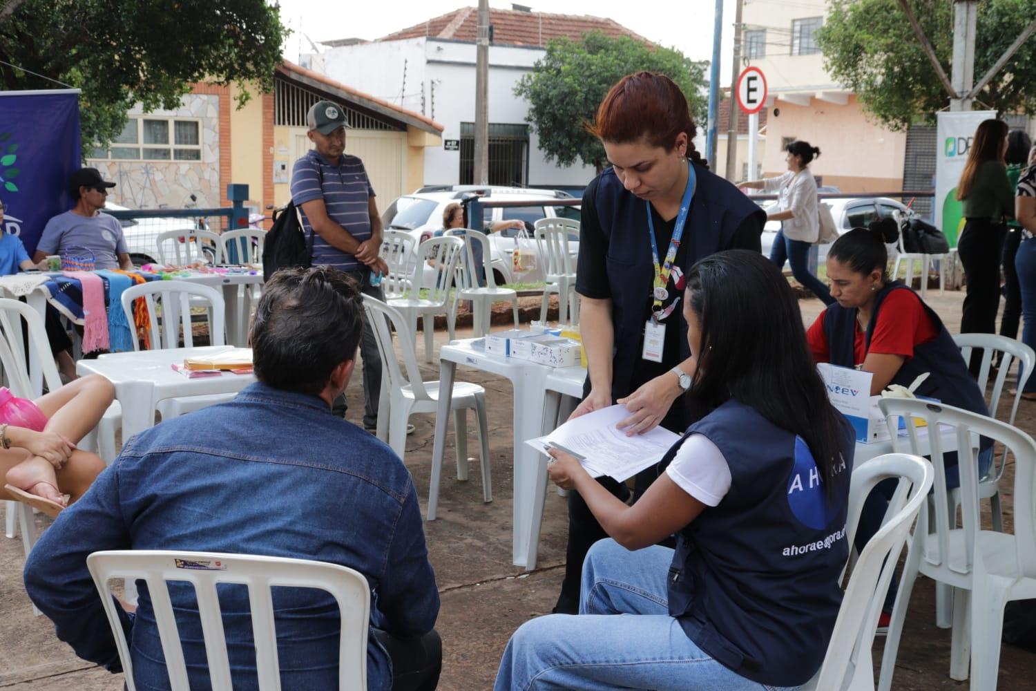 Ação em comemoração aos 10 anos do Consultório na Rua leva serviços e atendimentos à população em vulnerabilidade. Ação em comemoração aos 10 anos do Consultório na Rua leva serviços e atendimentos à população em vulnerabilidade.