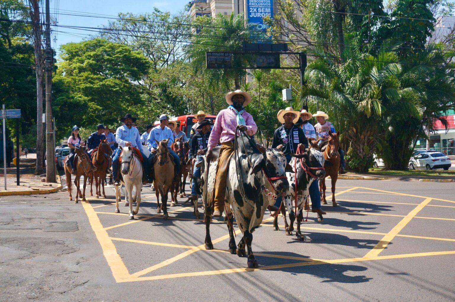 Cavalgada movimenta Afonso Pena e mostra como o CLC une famílias.