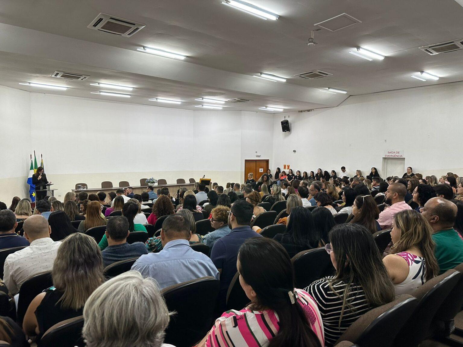 Formação continuada reúne 269 diretores da Reme. Formação continuada reúne 269 diretores da Reme.