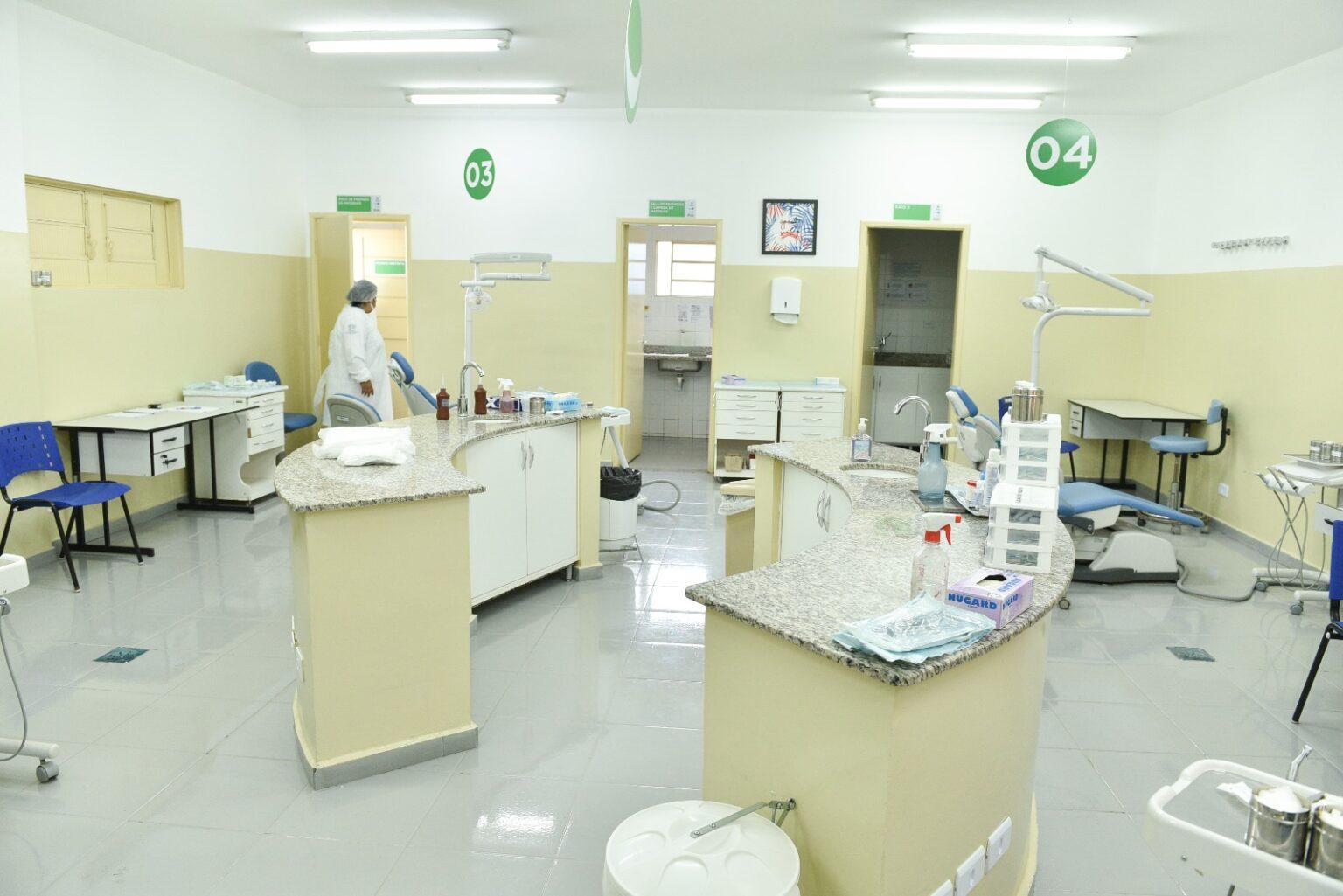 Prefeitura entrega revitalização do complexo de Saúde Nova Bahia e 2,4 mil computadores para modernizar rede.