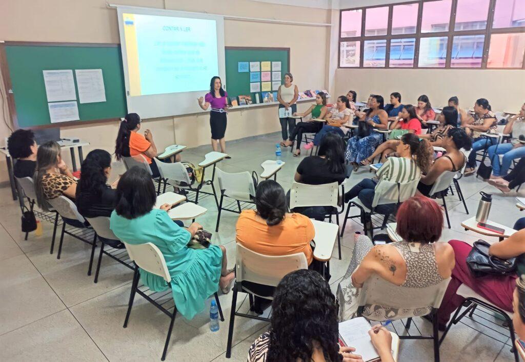 Leitura é tema do 2º encontro do grupo de estudos de professores alfabetizadores da Reme.