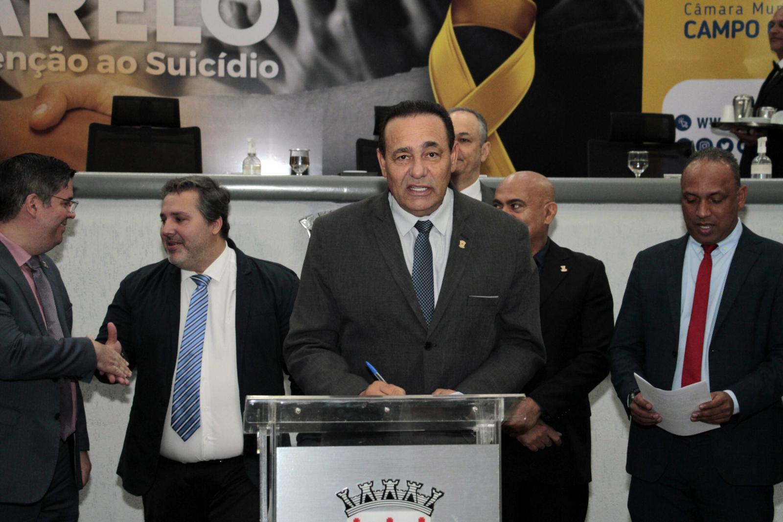 Apesar de Capital a beira do caos: vereadores elevam verba indenizatória em 20% e vão ganhar R$ 30 mil.