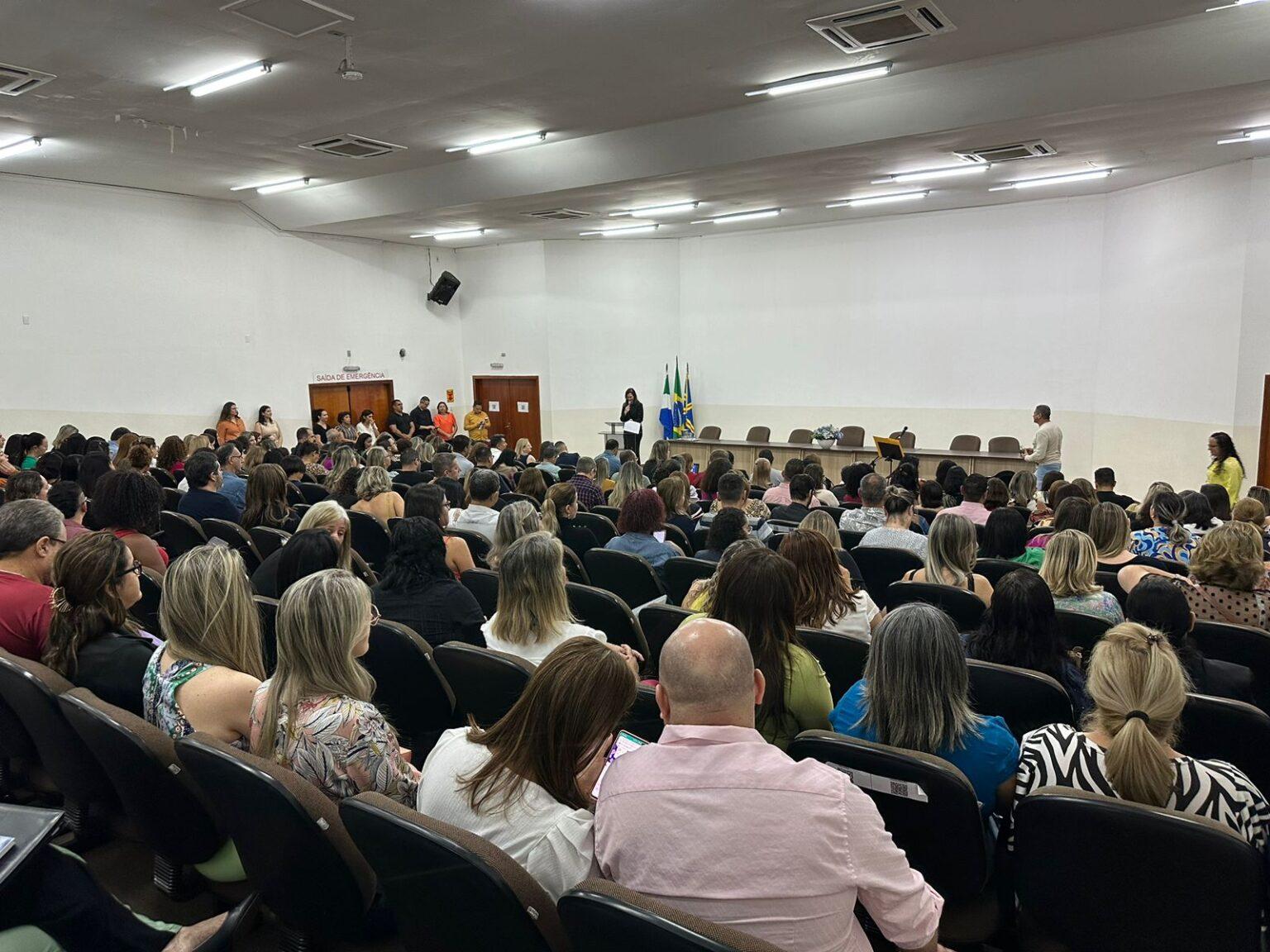 Formação continuada reúne 269 diretores da Reme.