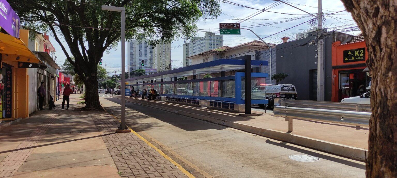 Instalação de fibra óptica na área central vai garantir modernidade e segurança para a população.