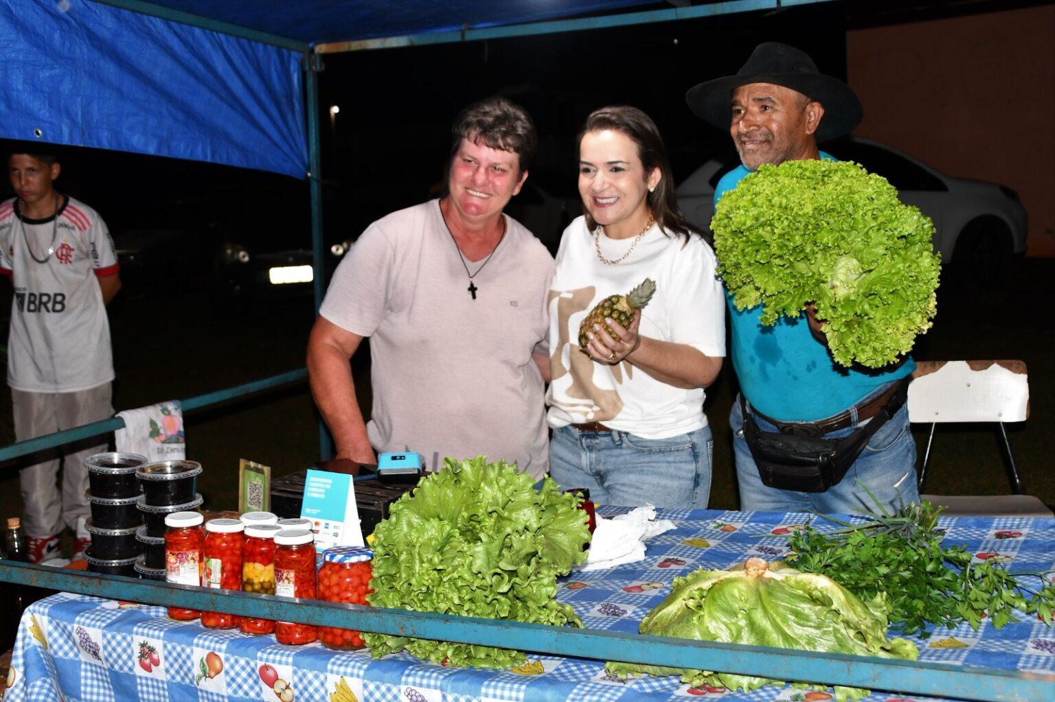 Moradores que participaram da Feira de Anhanduí já esperam por 2ª edição.