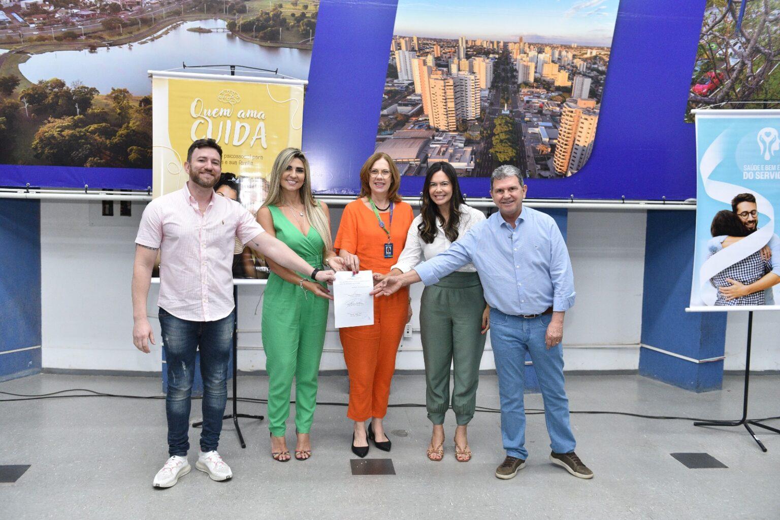 Prefeitura lança projeto “Quem Ama Cuida”, que oferece atendimento psicossocial gratuito aos jovens de Campo Grande.