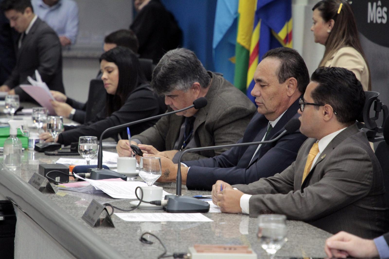 Vereadores votam seis Projetos na sessão ordinária de terça-feira.