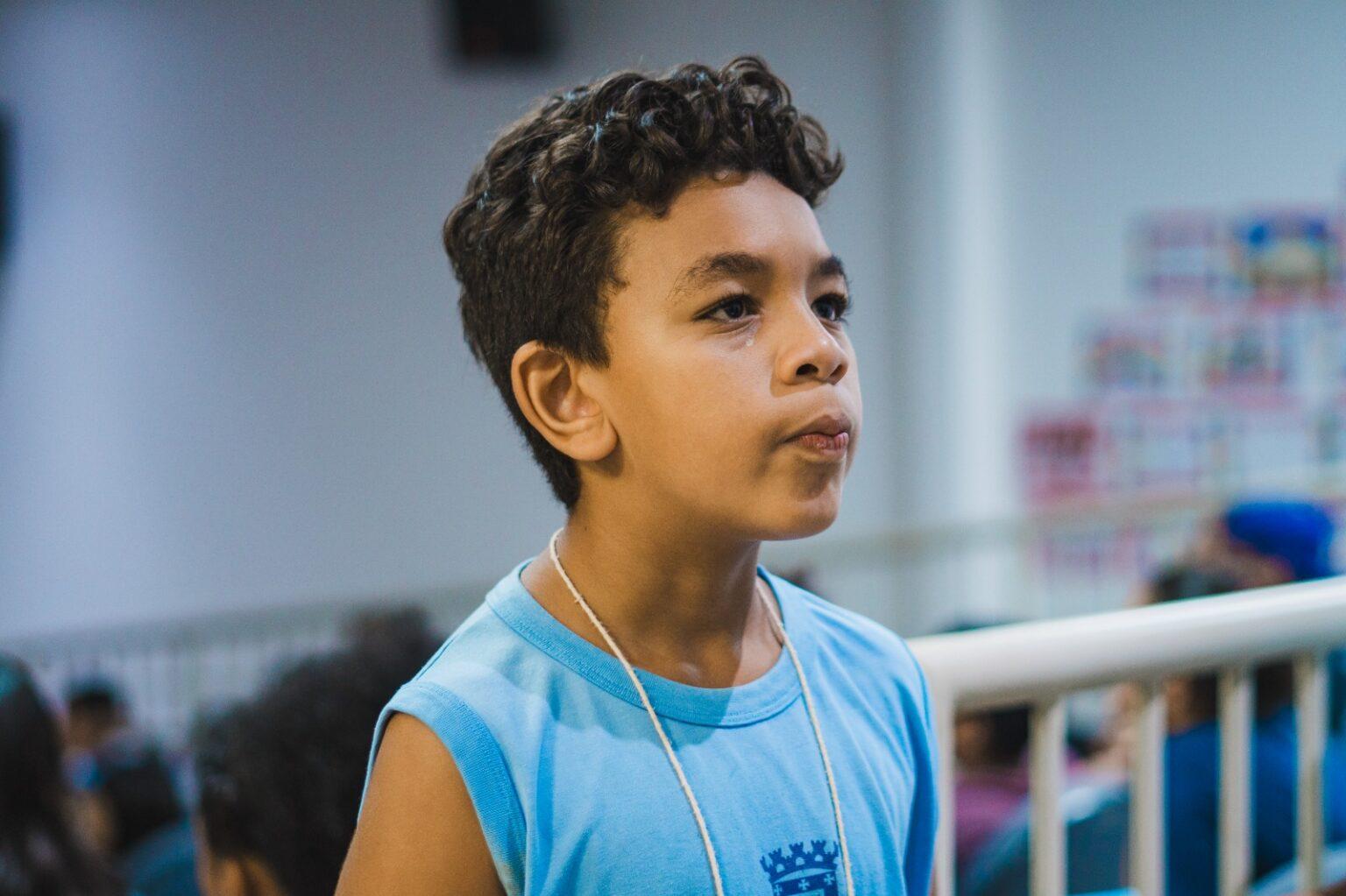 Alunos de escola da Reme aprendem libras em projeto que ensina sobre diferenças.