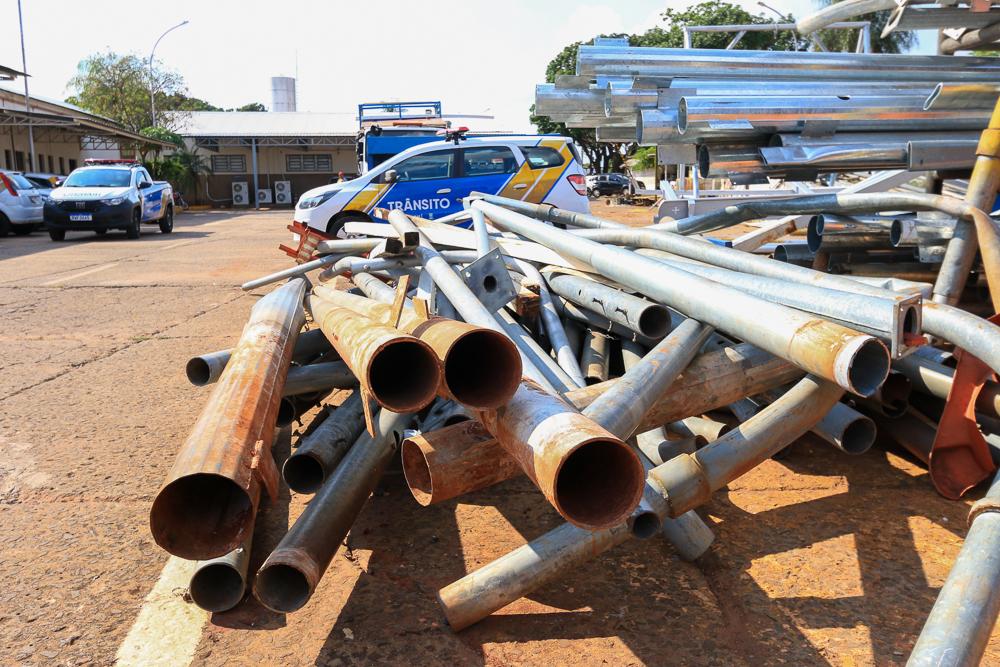 Agetran possui fabricação própria de placas de trânsito e contribui com a sinalização da Capital.