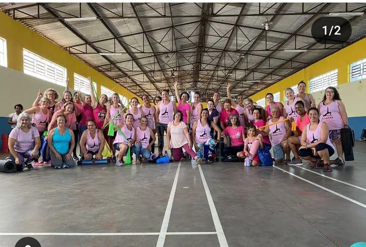 Programa Movimenta Campo Grande promove conscientização sobre o câncer de mama no Outubro Rosa.