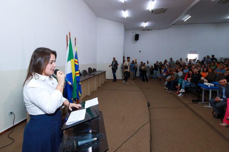 Prefeitura de Campo Grande sanciona reajuste no salário dos professores e anuncia eleição de diretores das Emeis. Prefeitura de Campo Grande sanciona reajuste no salário dos professores e anuncia eleição de diretores das Emeis.