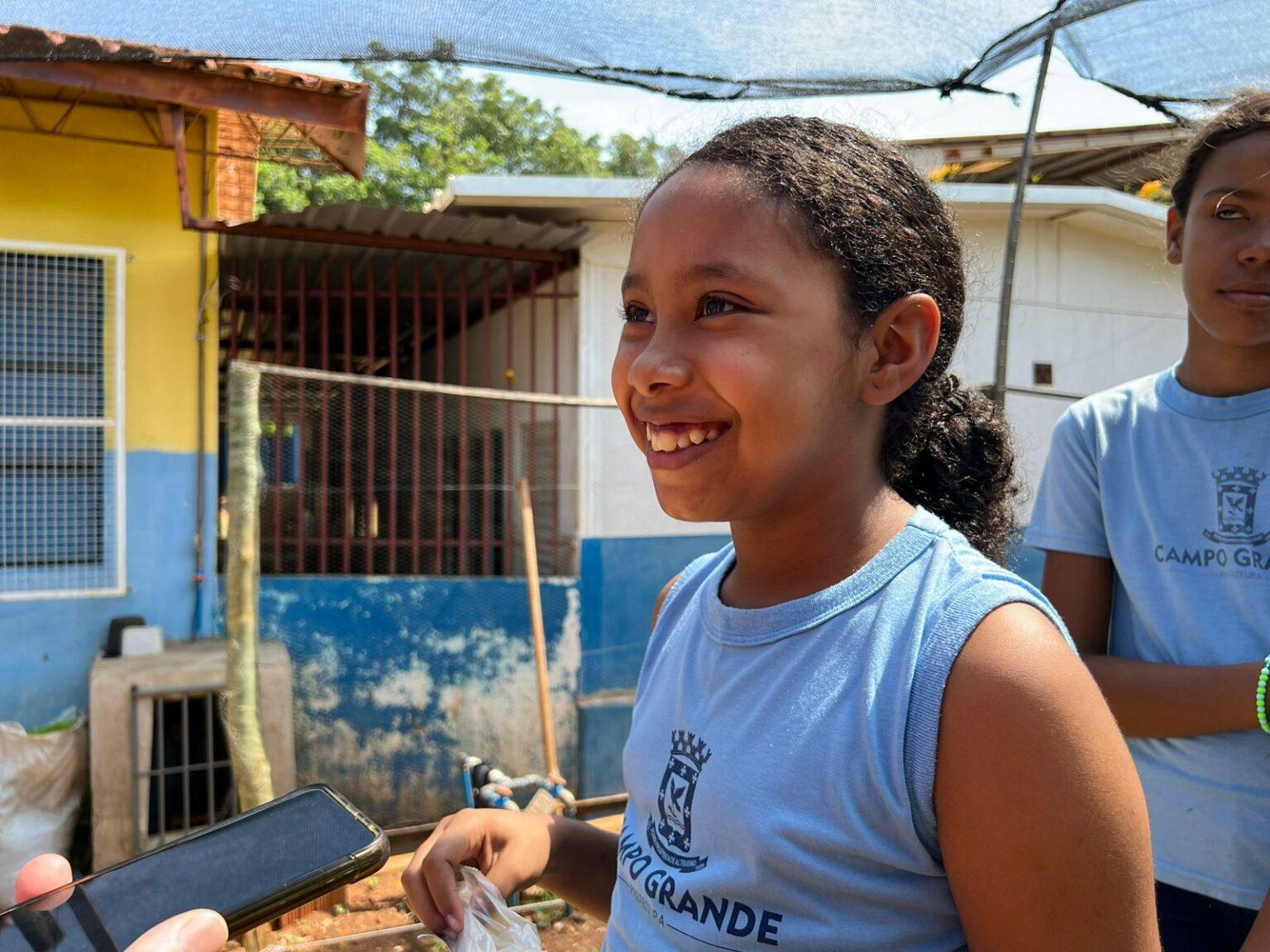 Alunos da E.M Professor Aldo de Queiroz realizam colheita de mais uma horta comunitária do Projeto FAC Sustentável. Alunos da E.M Professor Aldo de Queiroz realizam colheita de mais uma horta comunitária do Projeto FAC Sustentável.