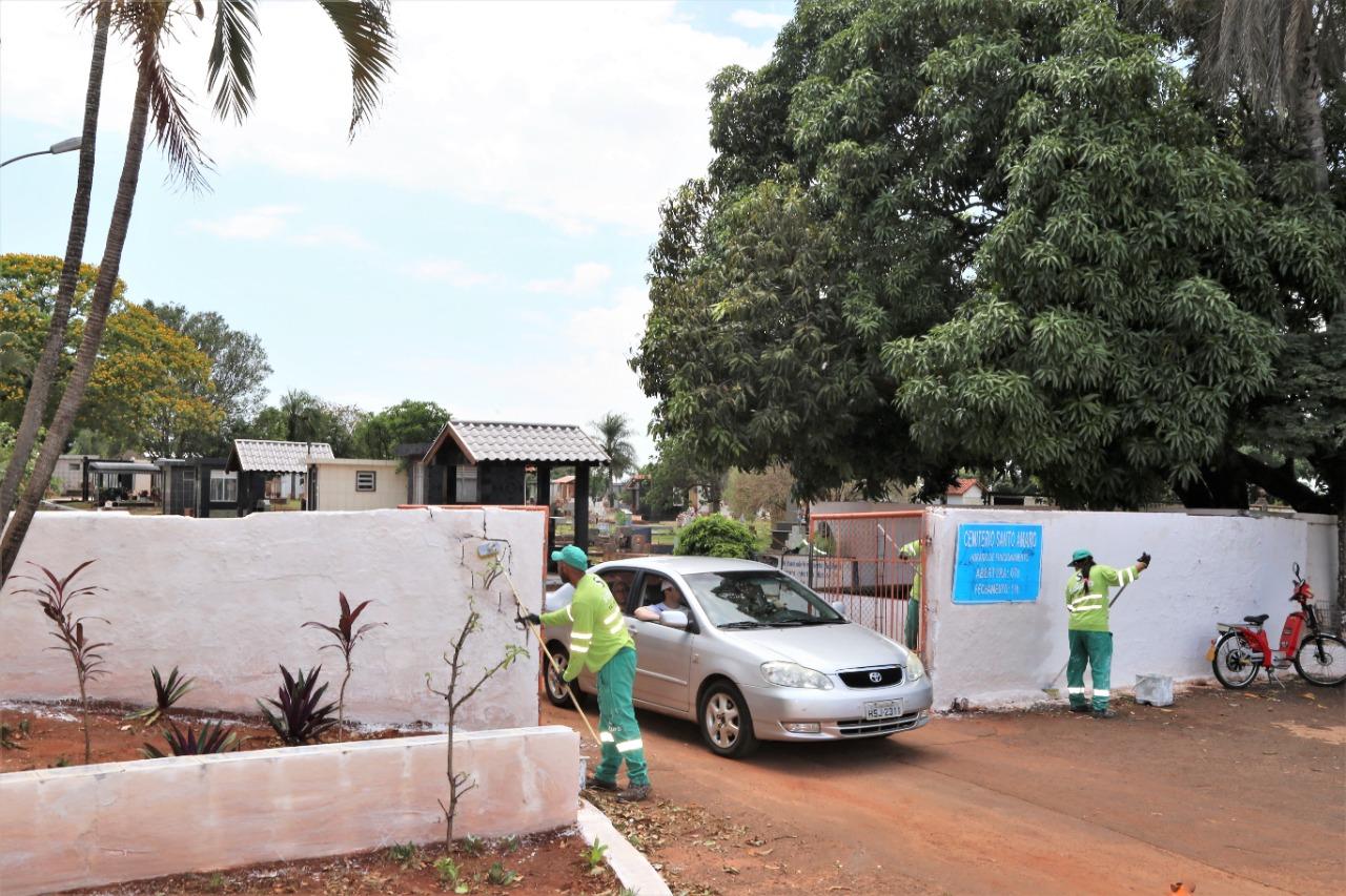 Prefeitura realiza mutirão para preparar cemitérios públicos para o Dia dos Finados. Prefeitura realiza mutirão para preparar cemitérios públicos para o Dia dos Finados.