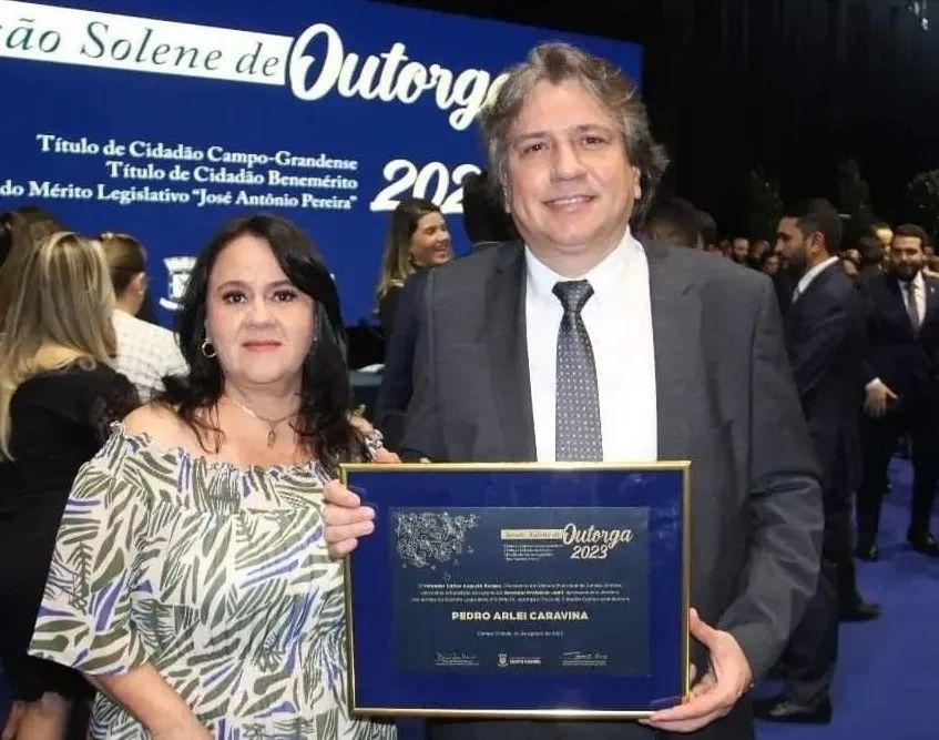Candidatura da esposa e futuro político podem provocar dança das cadeiras no Governo. Candidatura da esposa e futuro político podem provocar dança das cadeiras no Governo.