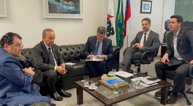 Governador Eduardo Riedel se reúne com governadores e discute interesses do Mato Grosso do Sul na reforma tributária Governador Eduardo Riedel se reúne com governadores e discute interesses do Mato Grosso do Sul na reforma tributária