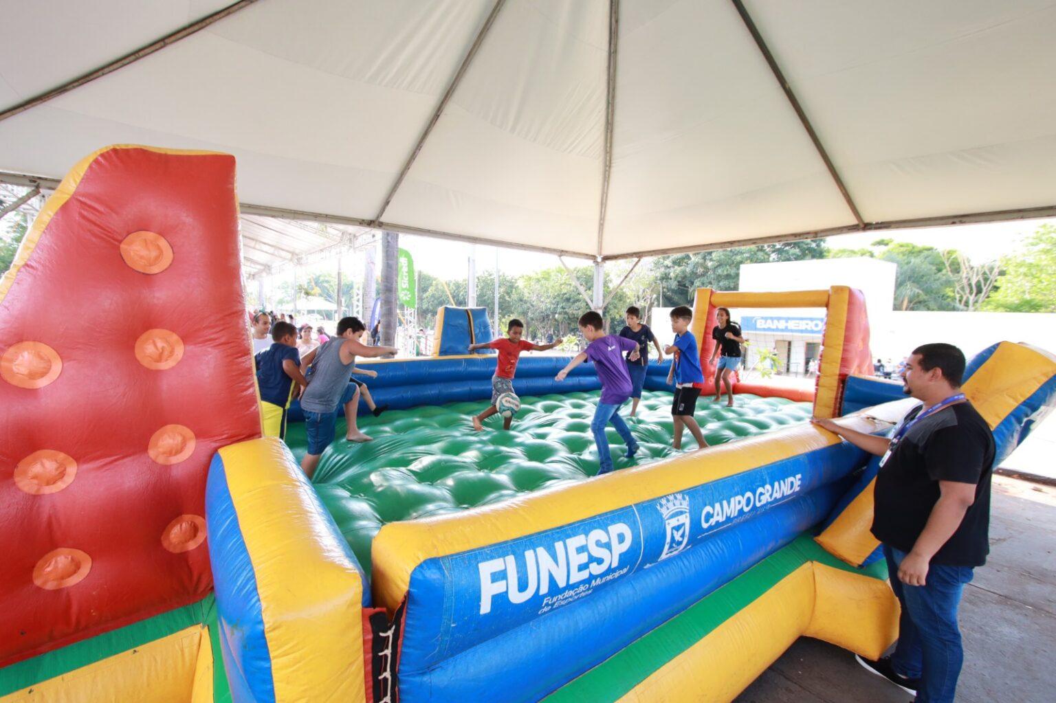 Milhares de famílias se preparam para um feriadão divertido na Vila Morena em Campo Grande.