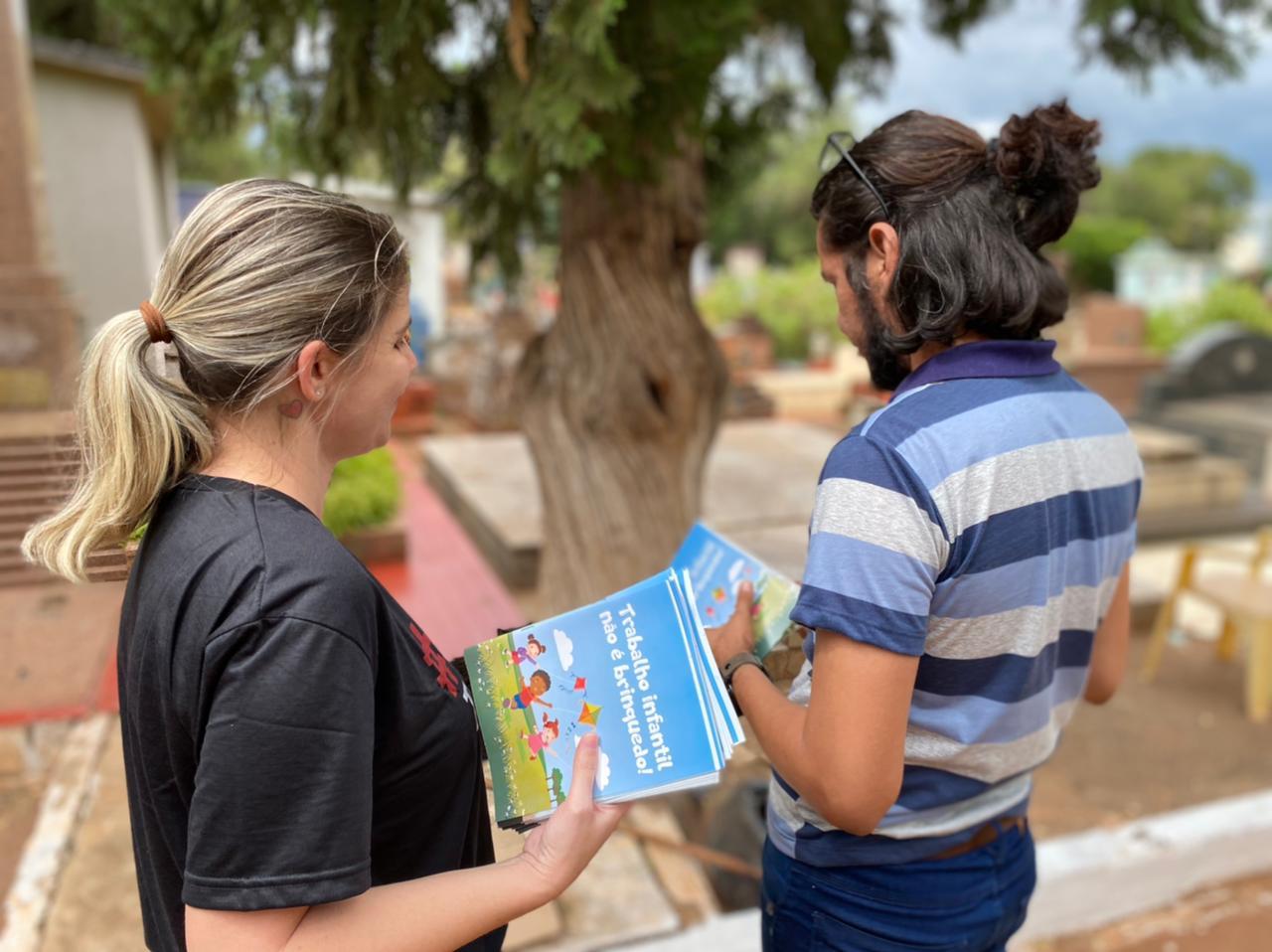 Prefeitura realiza ação para combater trabalho infantil no período de Finados.